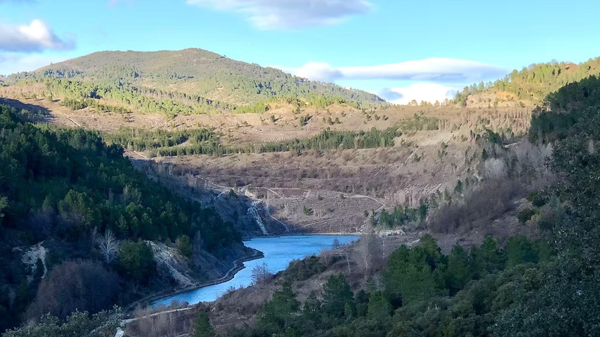 Lac Bélière — Miroir sauvage où les Cévennes se contemplent
