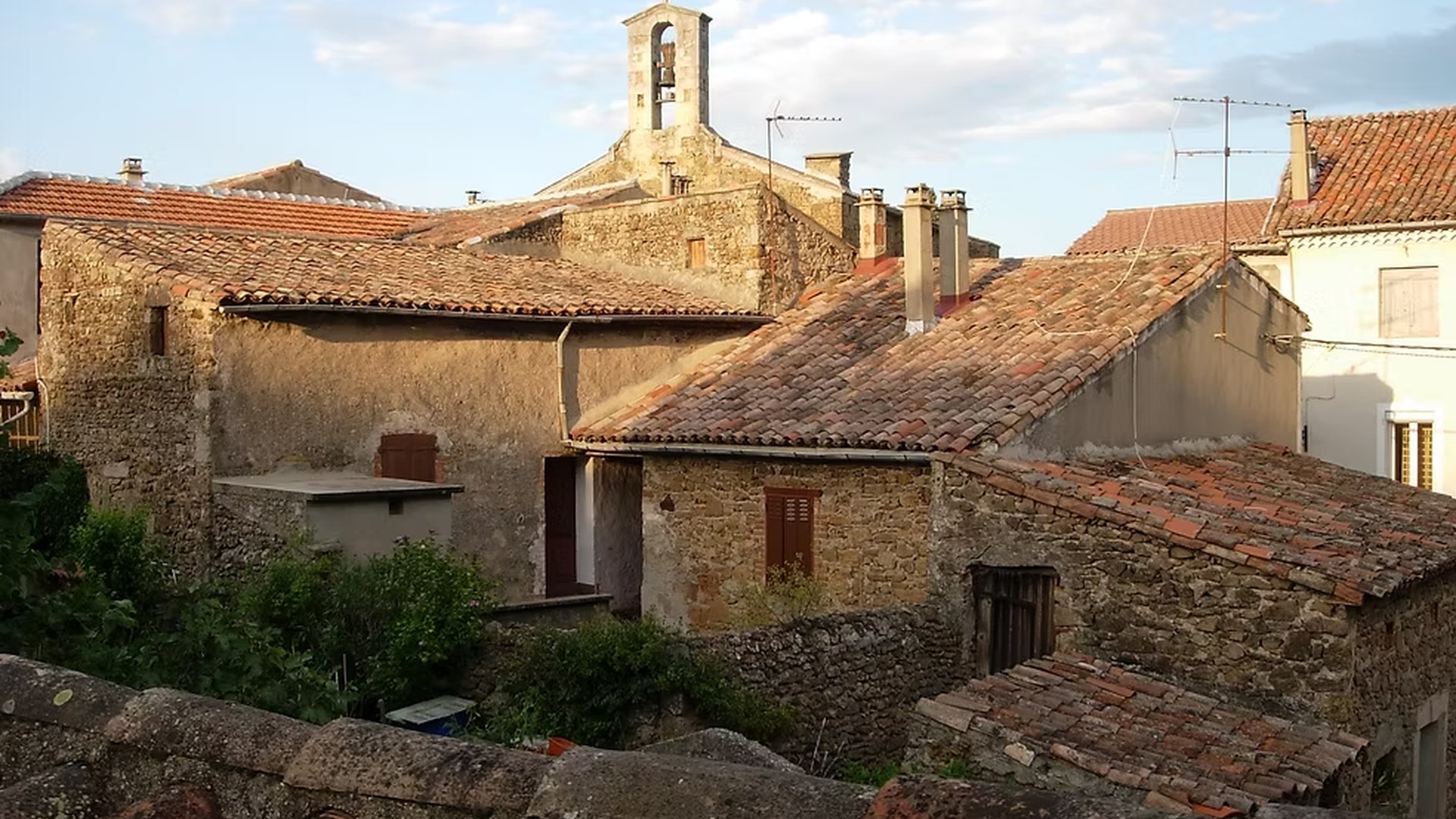 Le Mas Dieu — Refuge de Dieu niché au creux du temps