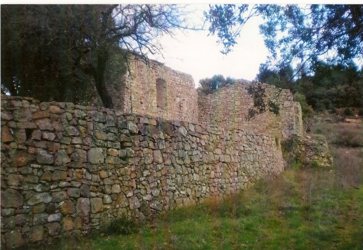 Chapelle Saint-Andéol avec son cimetière